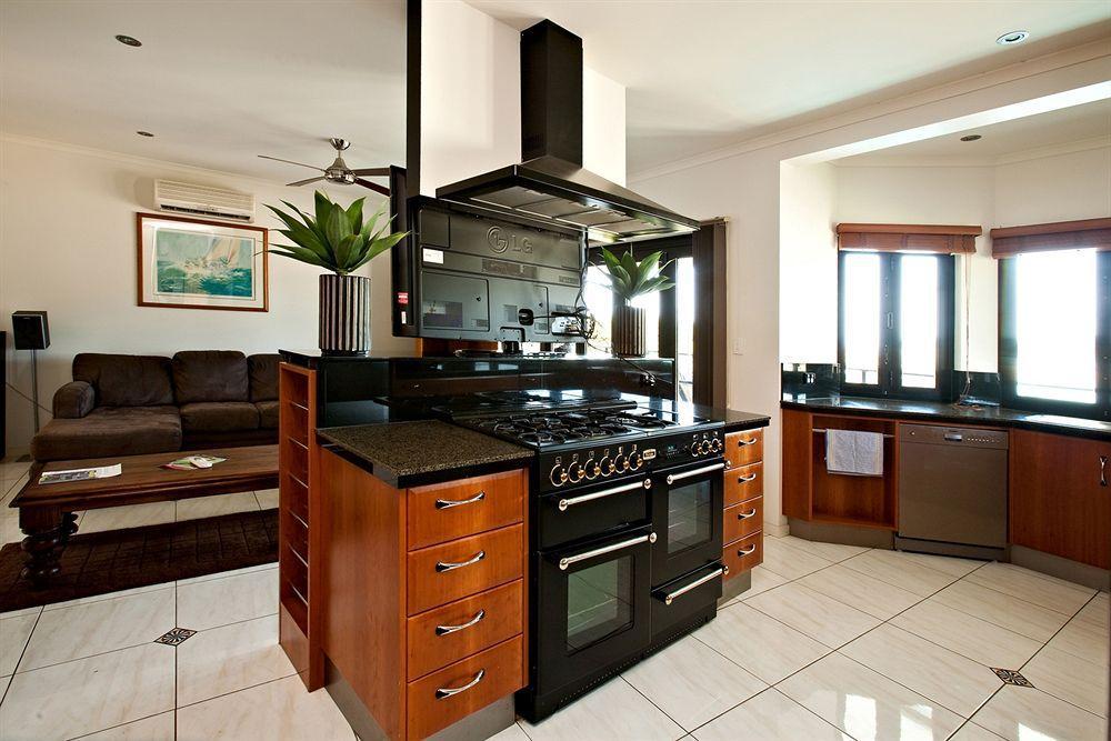 Апарт готель At Waterfront Whitsunday Retreat - Adults Only Ерлі-Біч Екстер'єр фото