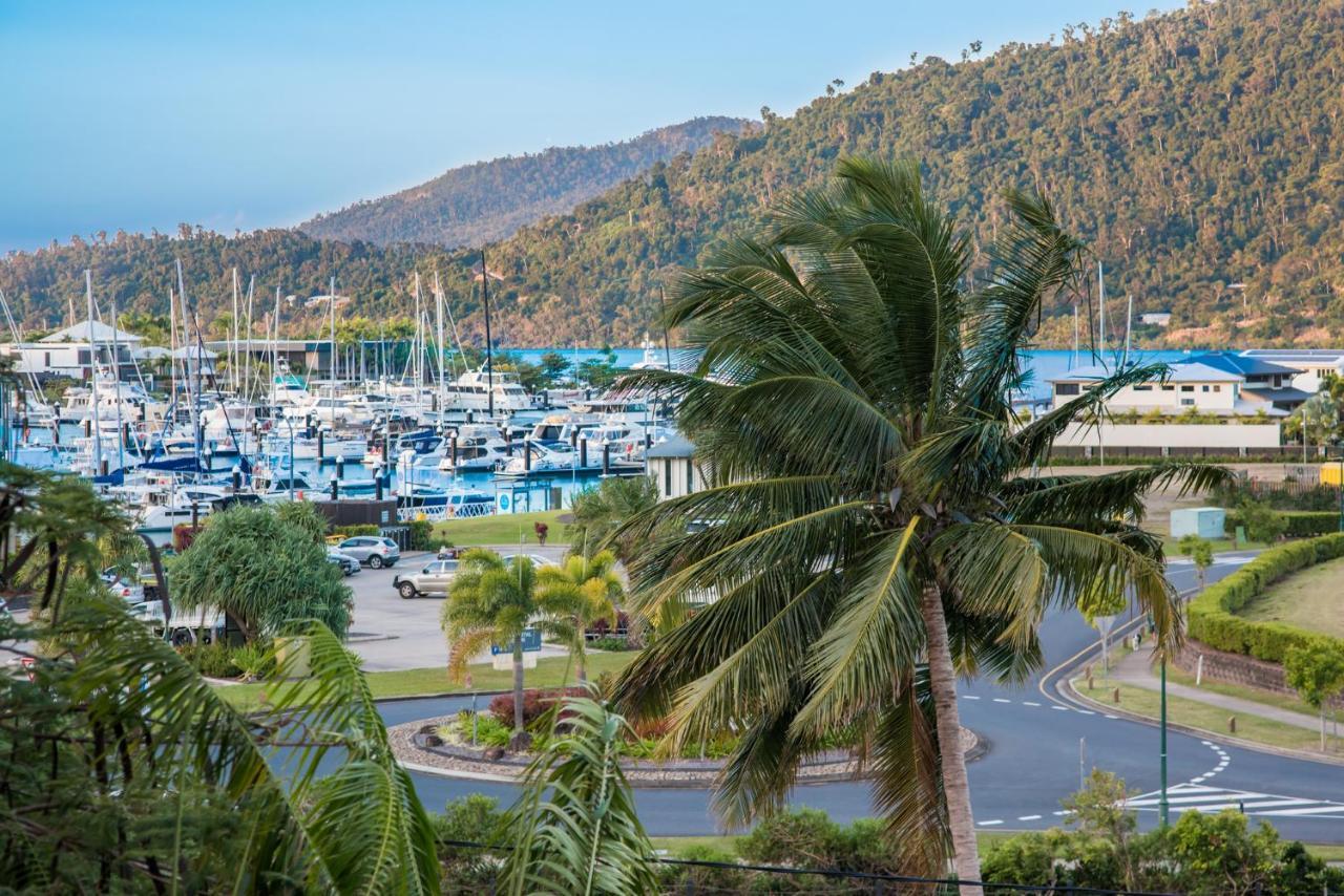 Апарт готель At Waterfront Whitsunday Retreat - Adults Only Ерлі-Біч Екстер'єр фото