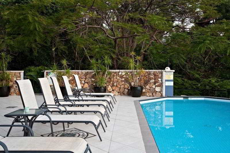 Апарт готель At Waterfront Whitsunday Retreat - Adults Only Ерлі-Біч Екстер'єр фото