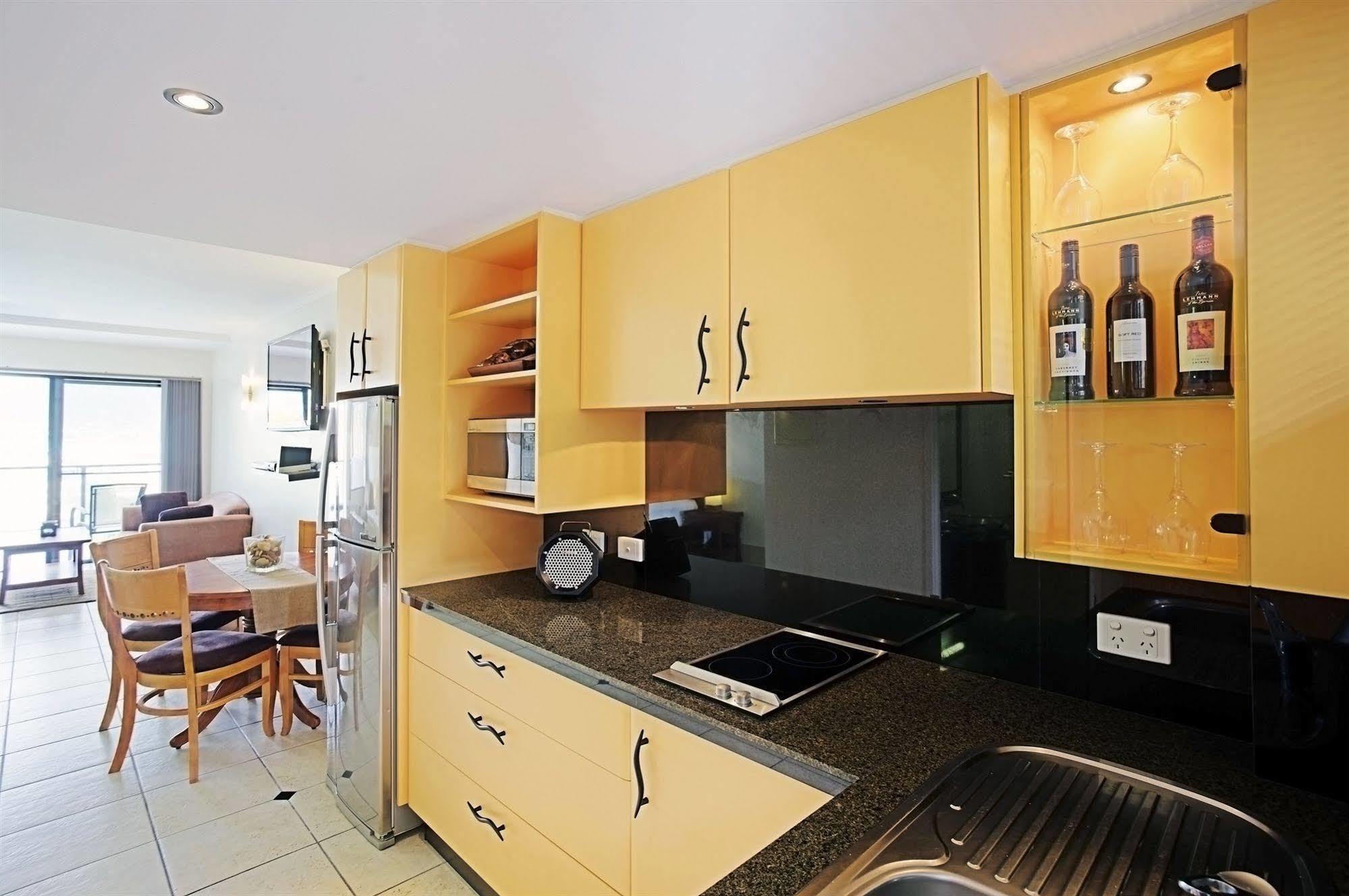 Апарт готель At Waterfront Whitsunday Retreat - Adults Only Ерлі-Біч Екстер'єр фото